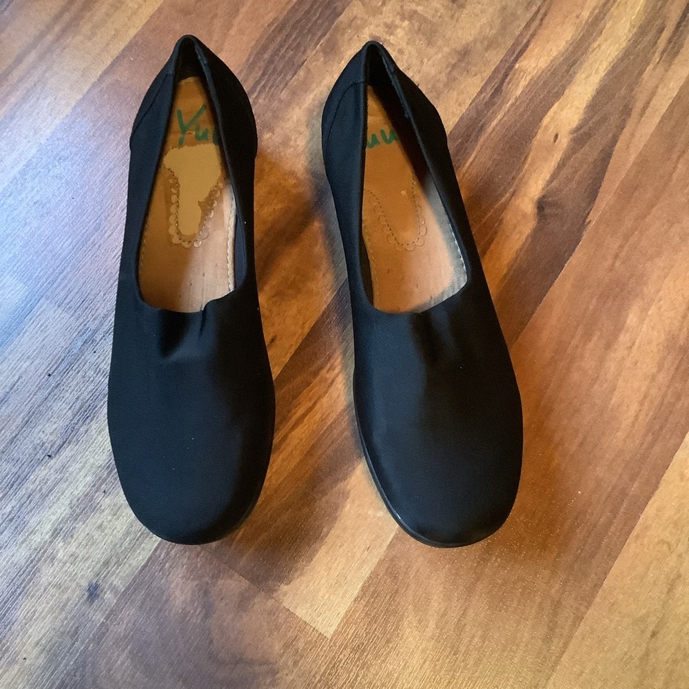 Yuu Size 8 Ashlay Black Stretchy Fabric Slip On Wedge Shoes - Picture 4 of 11